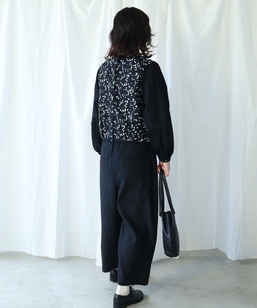 Lene(レネ)の「かすみ草刺しゅう ギャザー袖ブラウス(シャツ/ブラウス・レディース・ホワイト/ブラック・FREE)」の16枚目の写真