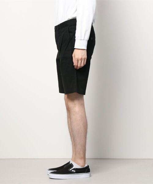 ALLSAINTS（オールセインツ）の「COLBALT CHINO SHORTS | COLBALT チノ ショートパンツ（チノパンツ・メンズ・ブラック・28/32）」の2枚目の写真