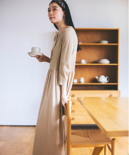 B:MING by BEAMS(ビーミングバイビームス)の「B:MING by BEAMS / ウエスト切り替え カットソー ワンピース(ワンピース・レディース・ブラック/ベージュ/モスグリーン・ONE SIZE)」の1枚目の写真