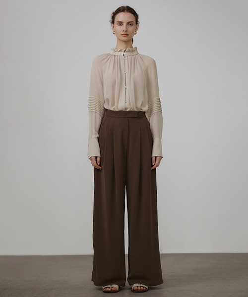UNSPOKEN(アンスポクン)の「【UNSPOKEN】Wavy texture shear blouse UQ21S066(シャツ/ブラウス・レディース・ライトベージュ・M/S)」の2枚目の写真