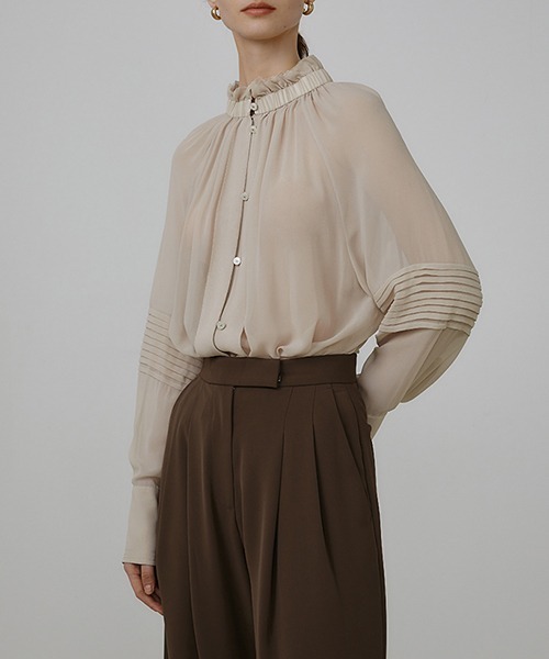 UNSPOKEN(アンスポクン)の「【UNSPOKEN】Wavy texture shear blouse UQ21S066(シャツ/ブラウス・レディース・ライトベージュ・M/S)」の3枚目の写真