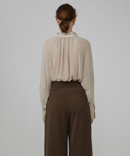 UNSPOKEN(アンスポクン)の「【UNSPOKEN】Wavy texture shear blouse UQ21S066(シャツ/ブラウス・レディース・ライトベージュ・M/S)」の4枚目の写真