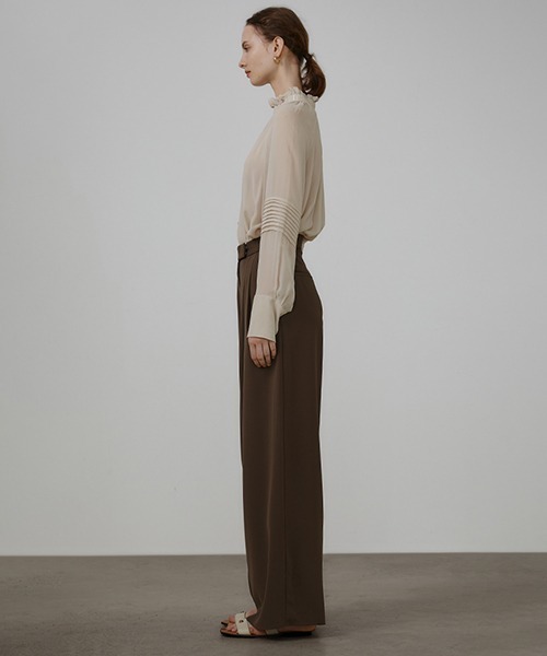 UNSPOKEN(アンスポクン)の「【UNSPOKEN】Wavy texture shear blouse UQ21S066(シャツ/ブラウス・レディース・ライトベージュ・M/S)」の5枚目の写真