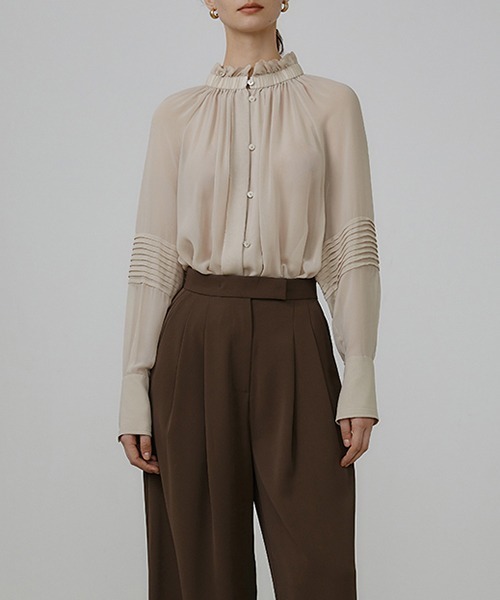 UNSPOKEN(アンスポクン)の「【UNSPOKEN】Wavy texture shear blouse UQ21S066(シャツ/ブラウス・レディース・ライトベージュ・M/S)」の6枚目の写真