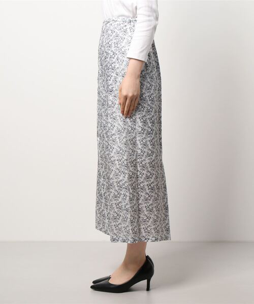 nitca（ニトカ）の「キカバナプリント　バックスリットスカート（スカート・レディース・ホワイト/オレンジ・FREE）」の3枚目の写真