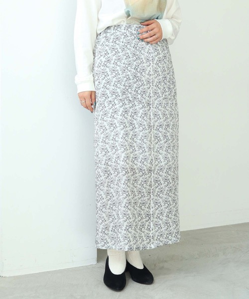 nitca（ニトカ）の「キカバナプリント　バックスリットスカート（スカート・レディース・ホワイト/オレンジ・FREE）」の2枚目の写真