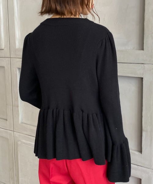 moment+（モーメントプラス）の「12G ペプラムフリル モックネックニットプルオーバー（ニット/セーター・レディース・ブラック/パープル/ライトベージュ・FREE）」の18枚目の写真