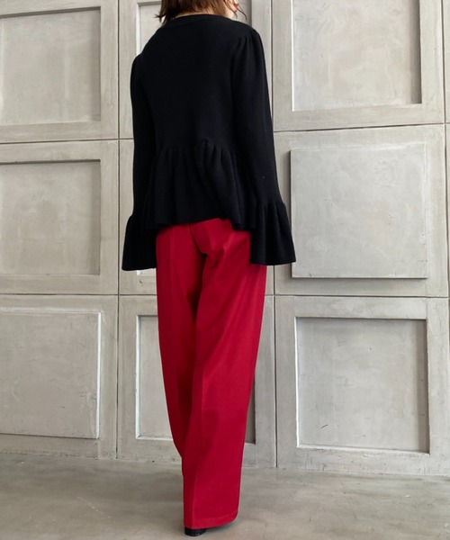 moment+（モーメントプラス）の「12G ペプラムフリル モックネックニットプルオーバー（ニット/セーター・レディース・ブラック/パープル/ライトベージュ・FREE）」の6枚目の写真