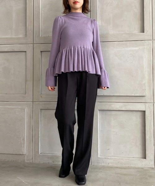 moment+（モーメントプラス）の「12G ペプラムフリル モックネックニットプルオーバー（ニット/セーター・レディース・ブラック/パープル/ライトベージュ・FREE）」の15枚目の写真