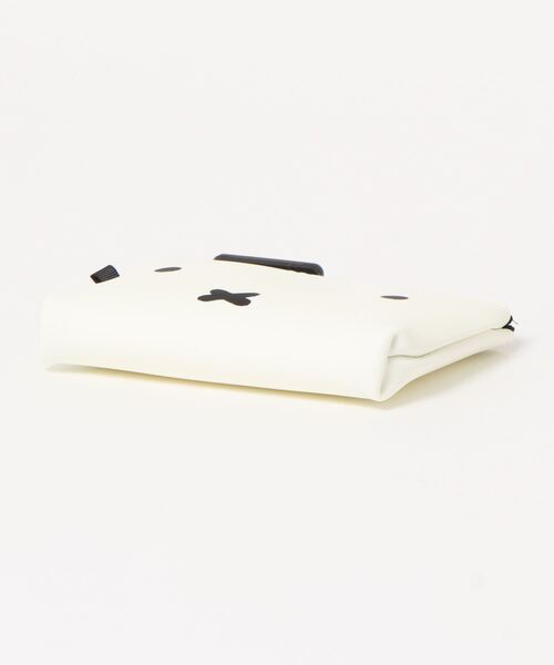 Miffy( ミッフィー)の「NUU-Small miffy ジッパーポーチ(ポーチ・レディース・ブラック/ホワイト・FREE)」の7枚目の写真