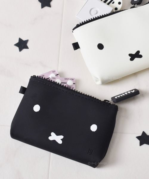 Miffy( ミッフィー)の「NUU-Small miffy ジッパーポーチ(ポーチ・レディース・ブラック/ホワイト・FREE)」の2枚目の写真