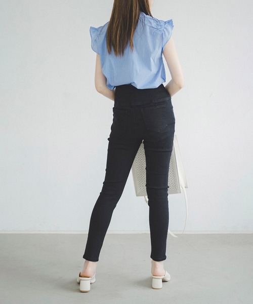 FREE'S MART（フリーズマート）の「【Sシリーズ対応】◇ハイウエストボタンフライスキニーデニムパンツ（デニムパンツ・レディース・ブラック系その他/ワンウォッシュ/ライトインディゴブルー・SMALL/X-SMALL/MEDIUM）」の9枚目の写真