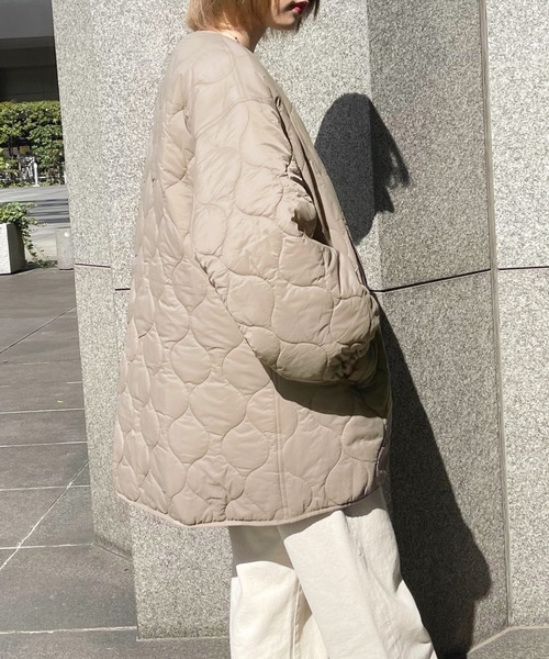 apres jour（アプレジュール）の「袖ボリュームキルティングブルゾン【ZOZOTOWN限定アイテム】（ブルゾン・レディース・モカ/アイボリー/ライトベージュ・X-LARGE/フリー）」の18枚目の写真