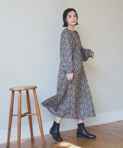 LBC(エルビーシー)の「ビンテージドビーサテンワンピース(ワンピース・レディース・ブラック/ブルー・M)」の2枚目の写真