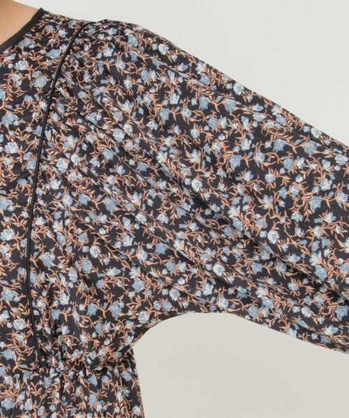 LBC(エルビーシー)の「ビンテージドビーサテンワンピース(ワンピース・レディース・ブラック/ブルー・M)」の6枚目の写真