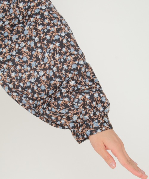 LBC(エルビーシー)の「ビンテージドビーサテンワンピース(ワンピース・レディース・ブラック/ブルー・M)」の7枚目の写真