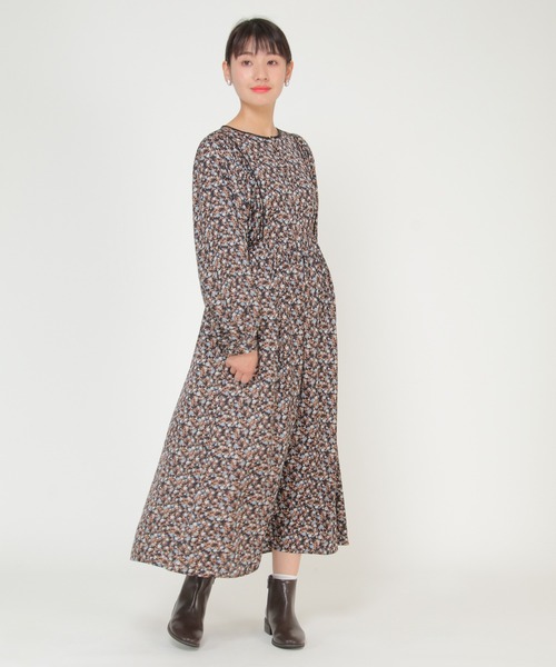 LBC(エルビーシー)の「ビンテージドビーサテンワンピース(ワンピース・レディース・ブラック/ブルー・M)」の15枚目の写真