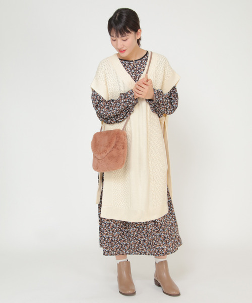 LBC(エルビーシー)の「ビンテージドビーサテンワンピース(ワンピース・レディース・ブラック/ブルー・M)」の22枚目の写真