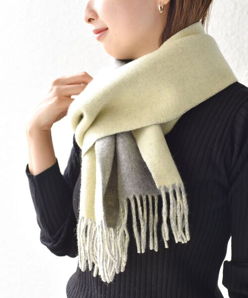 SHIPS(シップス)の「ソリッドカシミヤリバーシブルマフラー◆(マフラー・レディース・オフホワイト/クリーム/ライトグリーン/ネイビー/ライトブルー/ピンク・ONE SIZE)」の3枚目の写真