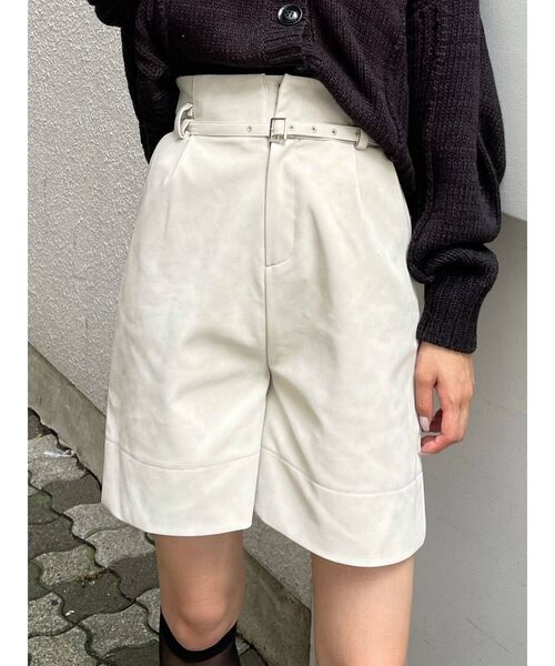 EMODA(エモダ)の「トラペーズハイウエストパンツ(その他パンツ・レディース・アイボリー/ブラック/カーキ・SMALL/MEDIUM)」の2枚目の写真