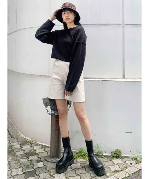 EMODA(エモダ)の「トラペーズハイウエストパンツ(その他パンツ・レディース・アイボリー/ブラック/カーキ・SMALL/MEDIUM)」の6枚目の写真