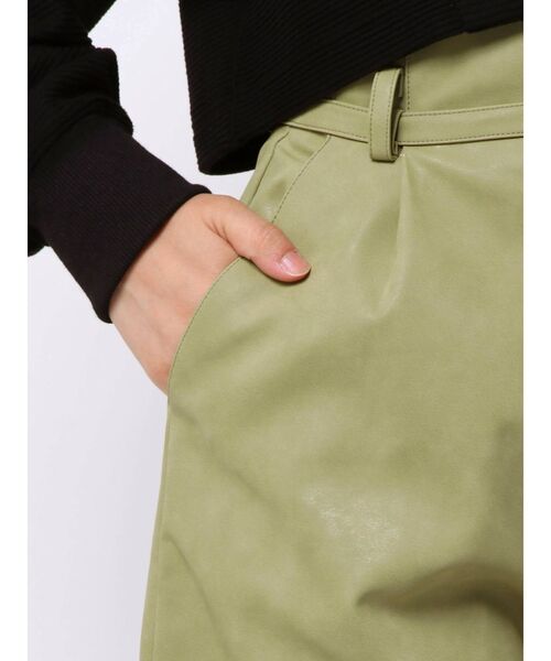 EMODA(エモダ)の「トラペーズハイウエストパンツ(その他パンツ・レディース・アイボリー/ブラック/カーキ・SMALL/MEDIUM)」の18枚目の写真