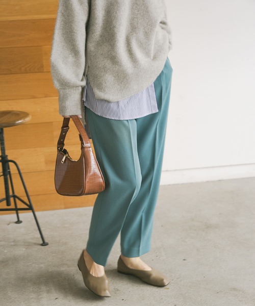 URBAN RESEARCH（アーバンリサーチ）の「ウール混タックカラーパンツ（その他パンツ・レディース・ベージュ系その他/ブルー/レッド・34/36/38）」の5枚目の写真