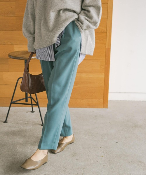 URBAN RESEARCH（アーバンリサーチ）の「ウール混タックカラーパンツ（その他パンツ・レディース・ベージュ系その他/ブルー/レッド・34/36/38）」の8枚目の写真