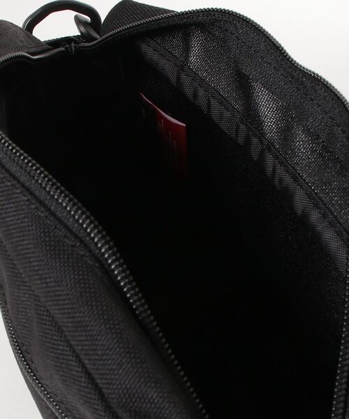Manhattan Portage(マンハッタンポーテージ)の「Manhattan Portage/マンハッタンポーテージ ショルダーバック Jogger Bag MP1404L(ショルダーバッグ・メンズ・ブラック・FREE)」の2枚目の写真
