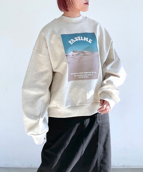 PAGEBOY（ページボーイ）の「サンドフォトウラケプルオーバー（スウェット・レディース・ピンク/オートミール/チャコールグレー・FREE）」の3枚目の写真