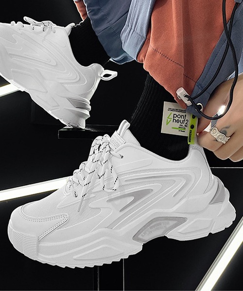 SVEC（シュベック）の「チャンキーソール ダッドシューズ（スニーカー・メンズ・ホワイト/ブラック/ホワイト×ブラック・42/40/44）」の2枚目の写真