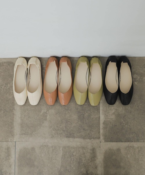 SENSE OF PLACE by URBAN RESEARCH（センスオブプレイスバイアーバンリサーチ）の「スクエアトウセンターシームフラットシューズ（その他シューズ・レディース・ブラック/アイボリー/ライトカーキ/ライトブラウン・SMALL/MEDIUM/LARGE）」の8枚目の写真