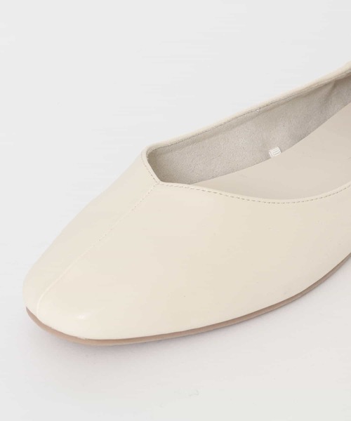 SENSE OF PLACE by URBAN RESEARCH（センスオブプレイスバイアーバンリサーチ）の「スクエアトウセンターシームフラットシューズ（その他シューズ・レディース・ブラック/アイボリー/ライトカーキ/ライトブラウン・SMALL/MEDIUM/LARGE）」の16枚目の写真