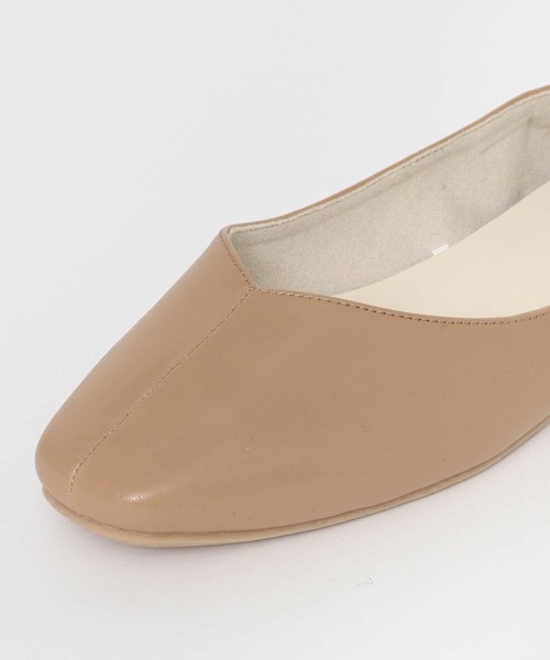 SENSE OF PLACE by URBAN RESEARCH（センスオブプレイスバイアーバンリサーチ）の「スクエアトウセンターシームフラットシューズ（その他シューズ・レディース・ブラック/アイボリー/ライトカーキ/ライトブラウン・SMALL/MEDIUM/LARGE）」の17枚目の写真