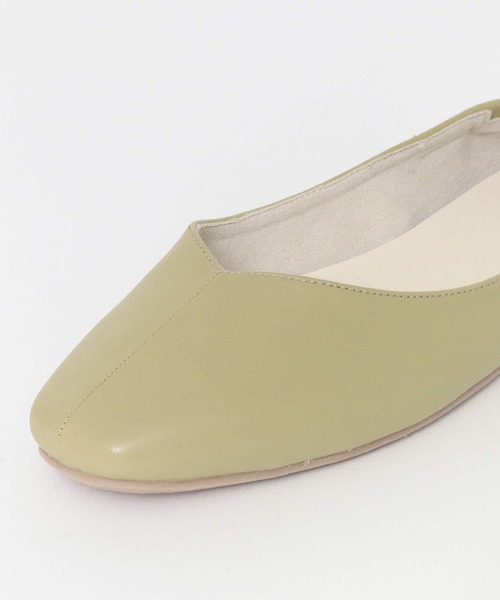 SENSE OF PLACE by URBAN RESEARCH（センスオブプレイスバイアーバンリサーチ）の「スクエアトウセンターシームフラットシューズ（その他シューズ・レディース・ブラック/アイボリー/ライトカーキ/ライトブラウン・SMALL/MEDIUM/LARGE）」の18枚目の写真
