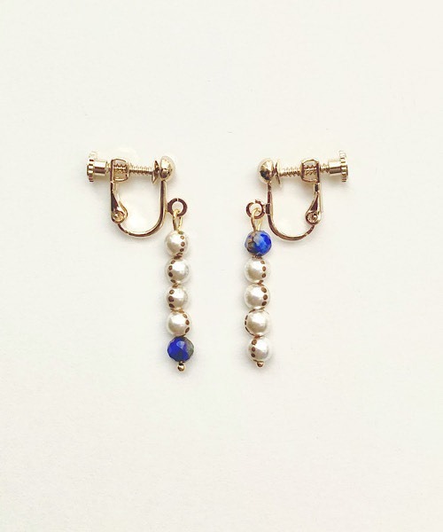 【studio wave】ラピスラズリと貝パールの蒔絵バーイヤリング（イヤリング）｜tone（トーン）