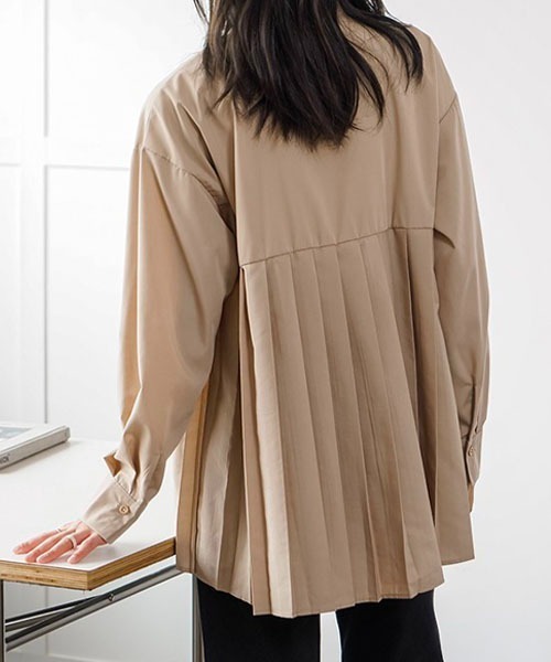 Chaco closet（チャコ クローゼット）の「プリーツ切り替えノーカラーチュニックブラウス（シャツ/ブラウス・レディース・ホワイト/ブラック/ベージュ/ブルー・FREE）」の15枚目の写真