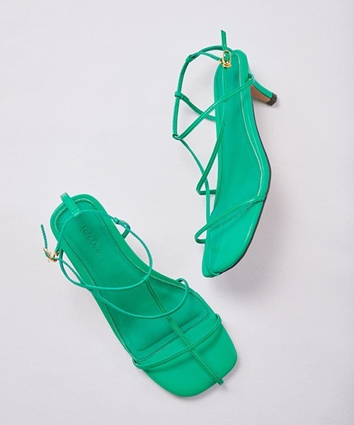 Mila Owen(ミラオーウェン)の「Tストラップサンダル(サンダル・レディース・ブラック/ゴールド/グリーン/アイボリー・38/37/36)」の12枚目の写真