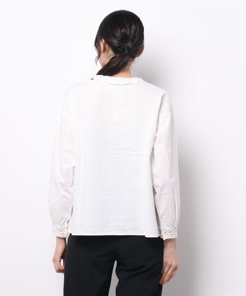 Samansa Mos2（サマンサ モスモス）の「レース襟前開きブラウス（シャツ/ブラウス・レディース・ブラック/オフホワイト/キナリ・ﾌﾘ-）」の5枚目の写真