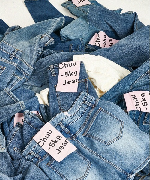 chuu（チュー）の「CHUU [Remi] High Rise Side Slit Wide Jeans（デニムパンツ・レディース・ブルー・SMALL/MEDIUM/LARGE）」の20枚目の写真
