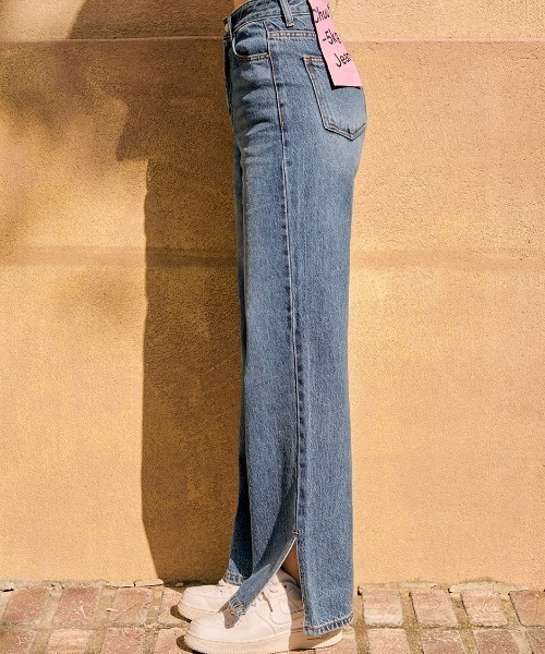 chuu（チュー）の「CHUU [Remi] High Rise Side Slit Wide Jeans（デニムパンツ・レディース・ブルー・SMALL/MEDIUM/LARGE）」の11枚目の写真