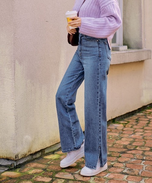 chuu（チュー）の「CHUU [Remi] High Rise Side Slit Wide Jeans（デニムパンツ・レディース・ブルー・SMALL/MEDIUM/LARGE）」の7枚目の写真