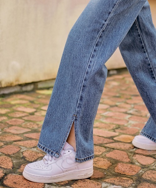 chuu（チュー）の「CHUU [Remi] High Rise Side Slit Wide Jeans（デニムパンツ・レディース・ブルー・SMALL/MEDIUM/LARGE）」の6枚目の写真