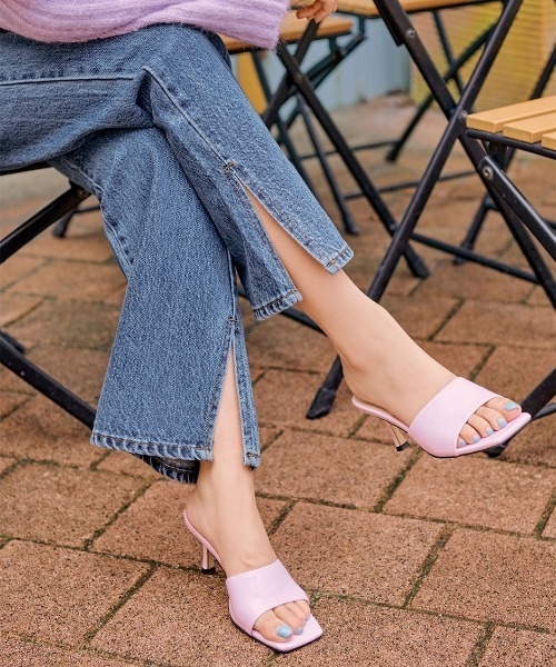 chuu（チュー）の「CHUU [Remi] High Rise Side Slit Wide Jeans（デニムパンツ・レディース・ブルー・SMALL/MEDIUM/LARGE）」の14枚目の写真