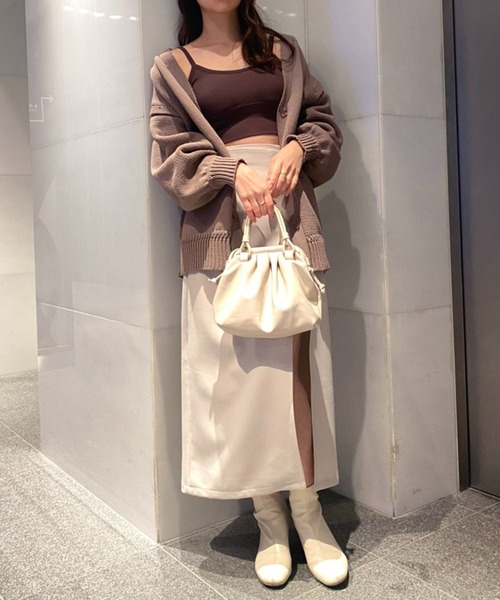 one after another NICE CLAUP(ワンアフターアナザーナイスクラップ)の「マストバイのトレンドアイテム ブラトップ(キャミソール・レディース・チャコールグレー/ブラウン/オフホワイト・FREE)」の7枚目の写真