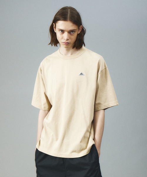 KELTY(ケルティ)の「WEB限定 KELTY×MYSELF ABAHOUSE/ケルティ 別注 ワンポイント ヴィンテージロゴ Tシャツ(Tシャツ/カットソー・メンズ・ホワイト/ブラック/ベージュ/グリーン・46/48/50)」の4枚目の写真