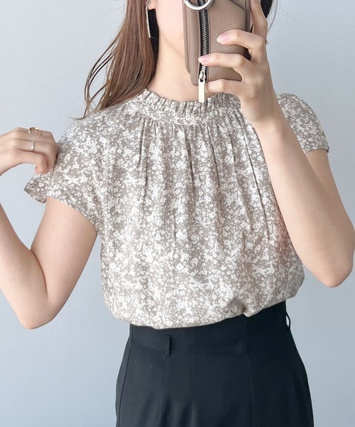 mysty woman(ミスティウーマン)の「柄プリントフリルネックフレンチブラウス 276397(シャツ/ブラウス・レディース・ホワイト系/ブラック系/ベージュ系/グリーン系・FREE)」の21枚目の写真