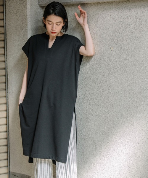 Munich(ミューニック)の「コットンライトインレーサイドスリットプルオーバー(Tシャツ/カットソー・レディース・ホワイト/ブラック/カーキ/ピンク/イエロー・FREE)」の3枚目の写真