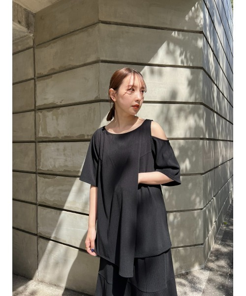 LILIDIA（リリディア）の「ランダムリブアシメTOP（Tシャツ/カットソー・レディース・ライトブラウン/ブラック/ピンク・SMALL/MEDIUM）」の5枚目の写真