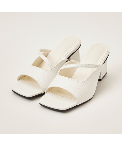 chumchum（チャムチャム）の「スクエアカットローヒールサンダル（サンダル・レディース・ブラック/ホワイト系その他2/ブラック系その他2・S/M/L/LL）」の2枚目の写真